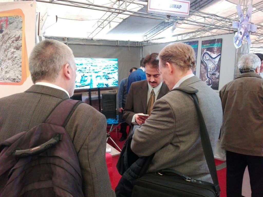 غرفه آرکا در نمایشگاه سی و ششمین همایش ملی و سومین کنگره بین المللی تخصصی علوم زمین